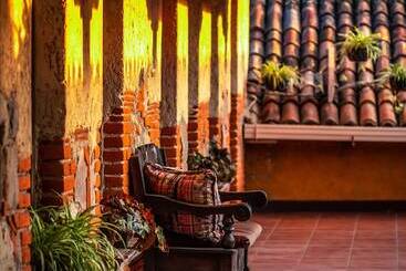 هتل Naif Boutique