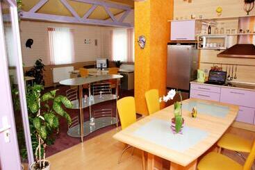 Hotel Guest House Lt