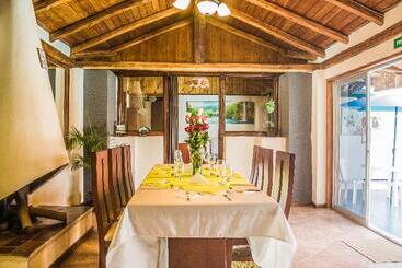 ホテル Hosteria Airport Garden