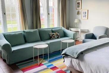 Отель Kasteelhof Van Loppem