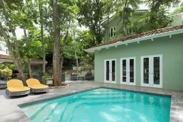 تختخواب و صبحانه Casa Leona