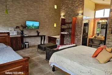 Aamiaismajoitus (B&B) Finca Paraiso Mountain Retreat Near San Jose Airport