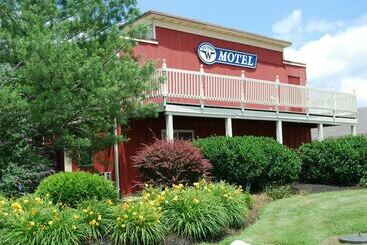 Hotel Flying W Airport & Resort