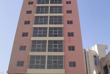 Marina Royal Hotel Suites