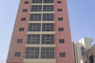 Marina Royal Hotel Suites