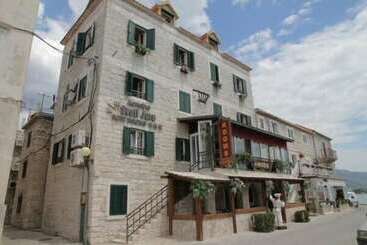 Hotel Xiv Century Rooms