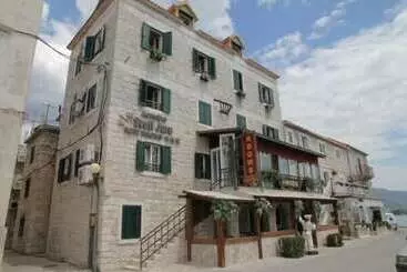 هتل Xiv Century Rooms
