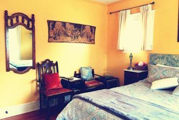 هتل Acacia Bed And Breakfast