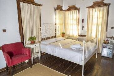 Anemon Koleksiyon Kula Otel