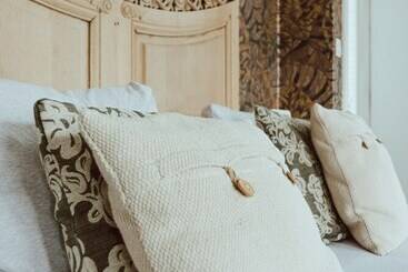 בית מלון כפרי Au Nom De Dieu