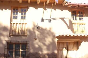 فندق Iorana Urubamba