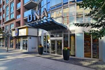 Otel Jj Furnished Apartments Downtown Toronto: King's Luxury Loft