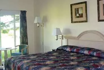 Stratford Suburban Motel