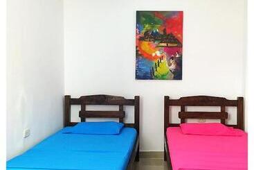 הוסטל Hostal Santa Maria City