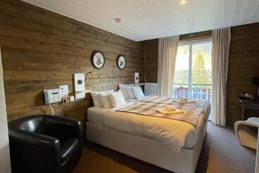 هتل Hôtel La Chaumière