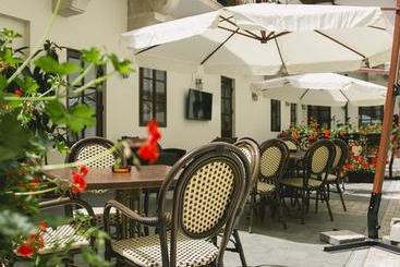 Hotel Le Petit Paris