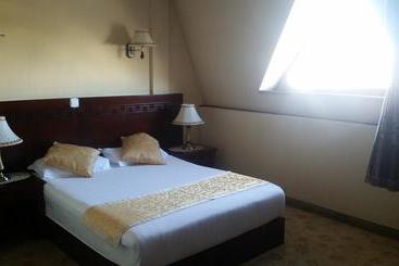 Motel Dhs   Chinese Restaurant