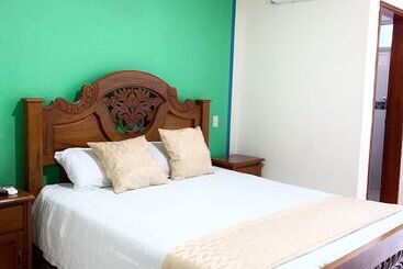 هتل Continental Plaza