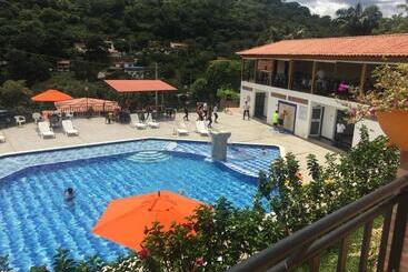 Hotel La Montaña San Gil