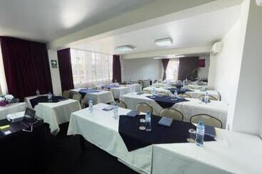 فندق Villa De Valverde