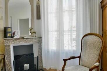 تختخواب و صبحانه Chambres A Bord O