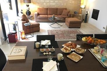 تختخواب و صبحانه Chambres A Bord O