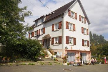 Lenard Charles Bed & Breakfast