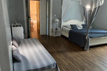 تختخواب و صبحانه Aux Anges Gardiens