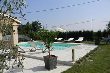 住宿加早餐  L Oustal D Adele Proche Canal Du Midi Et Moissac