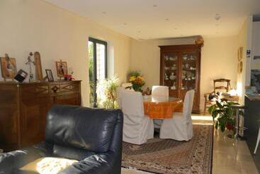 مبيت وإفطار Maison Magdala