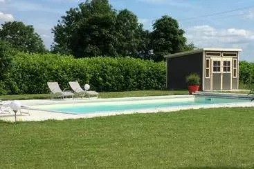 تختخواب و صبحانه Le Clos Des 4 Saisons