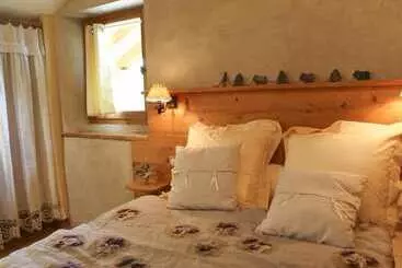 ベッドアンドブレックファースト Chambres D Hôtes Les Chambres De Mado