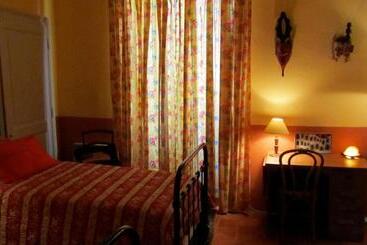 ベッドアンドブレックファースト Maison D'hôtes La Boca