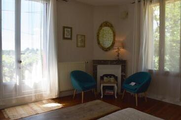 צימר Chambres D Hôtes Dîners Piscine Centre Ville Bergerac 5km Domaine De Bellevue Cottage