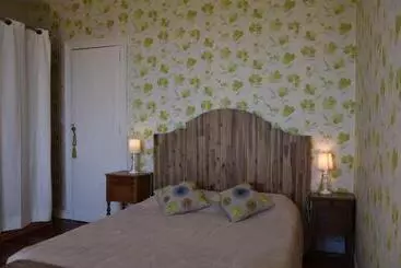 Bed and Breakfast Chambres D Hôtes   Dîners   Piscine   Centre Ville Bergerac 5km   Domaine De Bellevue Cottage
