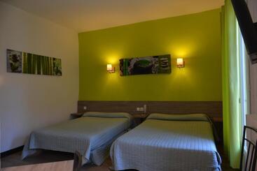 هتل Coliseeverdun Centre Gare Saintroch