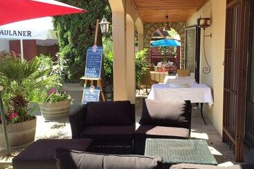 فندق La Bastide De Pont Royal