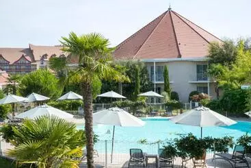 هتل Les Jardins De Beauval