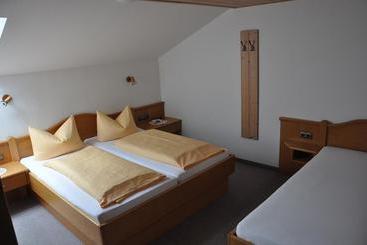 هتل Landhaus Schmid