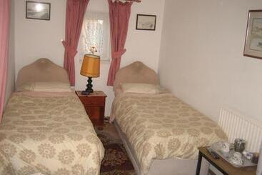 Bed and Breakfast Four Seasons Guest House