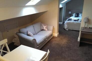 Hotel Queens Arms Country Inn