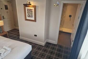 The Queen Hotel Wetherspoon