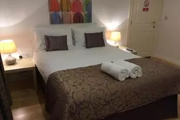 The Rocks B&b