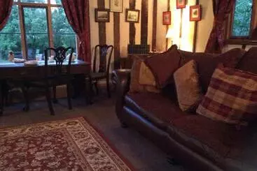 Valley Farmhouse B&b