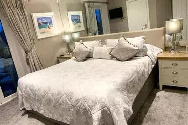 Ayrs And Graces Luxury Bed And Breakfast