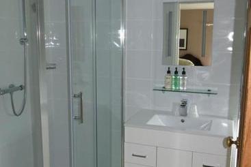 צימר Broadwell Guest House