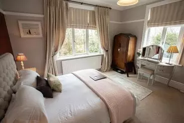 Bed and Breakfast Treherne House & The Malvern Retreat