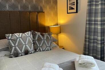 The Upper Largo Hotel & Restaurant