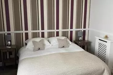 Bed and Breakfast Ship Stores Guest House