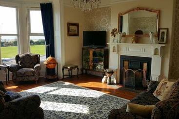 تختخواب و صبحانه The Sunfold